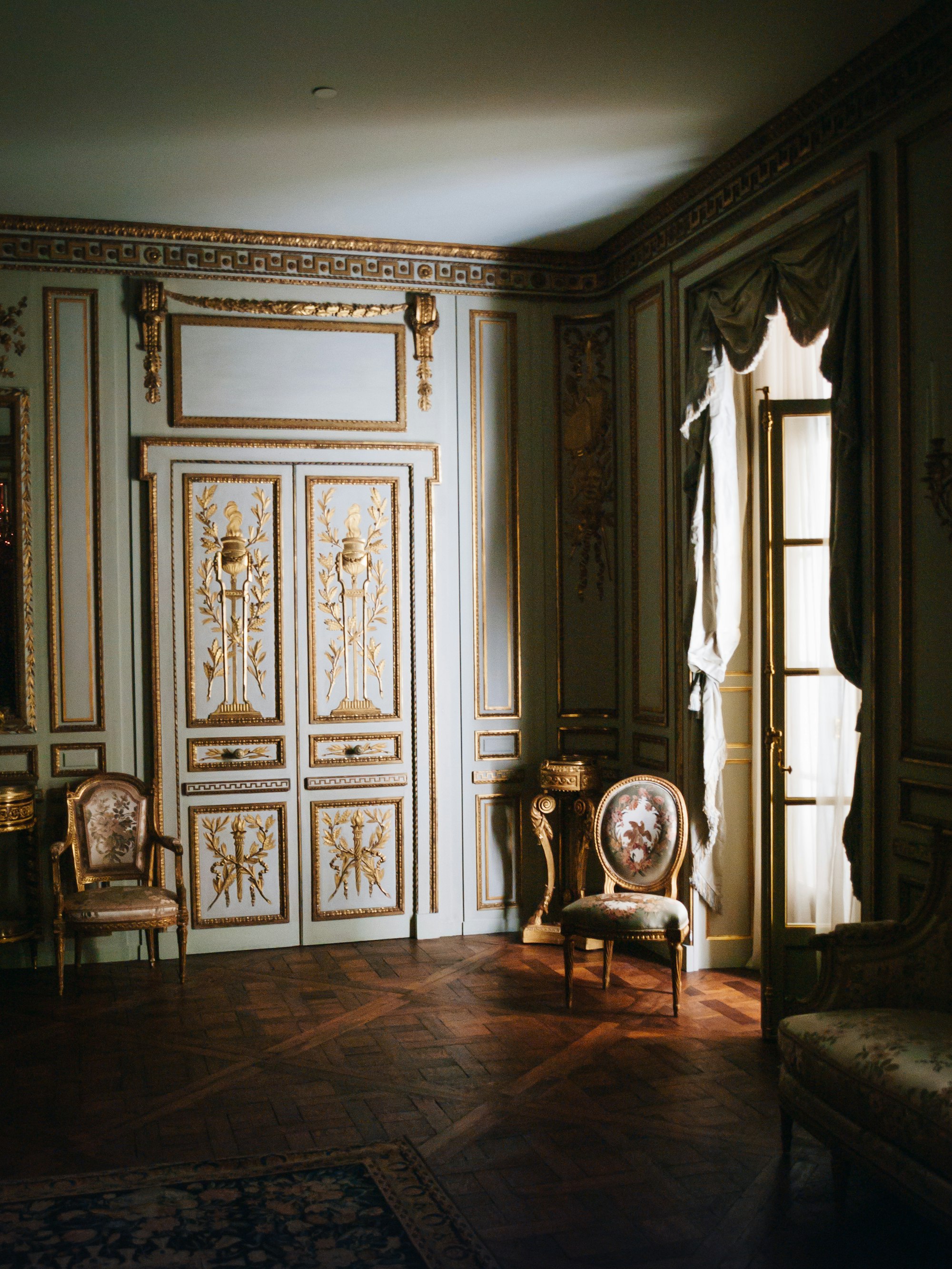 Salon parisien, boiseries d'apparat